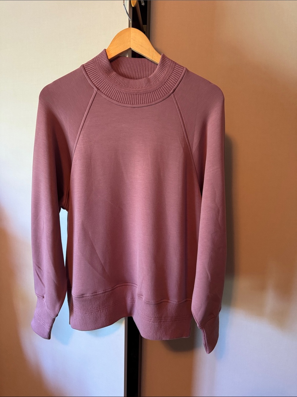 Varley Loxley Raglan Boyfriend Sweat Wistful Mauve - Picture 2 of 4